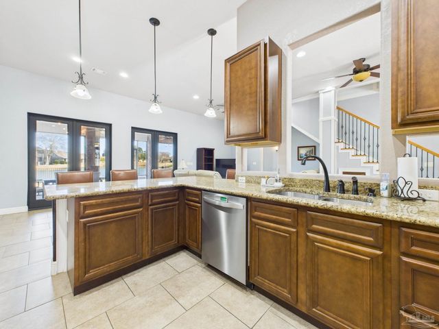 3232 Southfork Dr, Pace, FL 32571