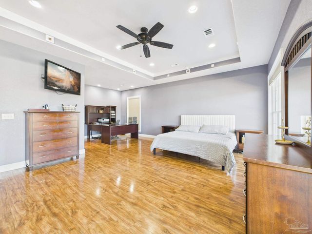 3232 Southfork Dr, Pace, FL 32571