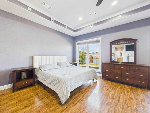 3232 Southfork Dr, Pace, FL 32571