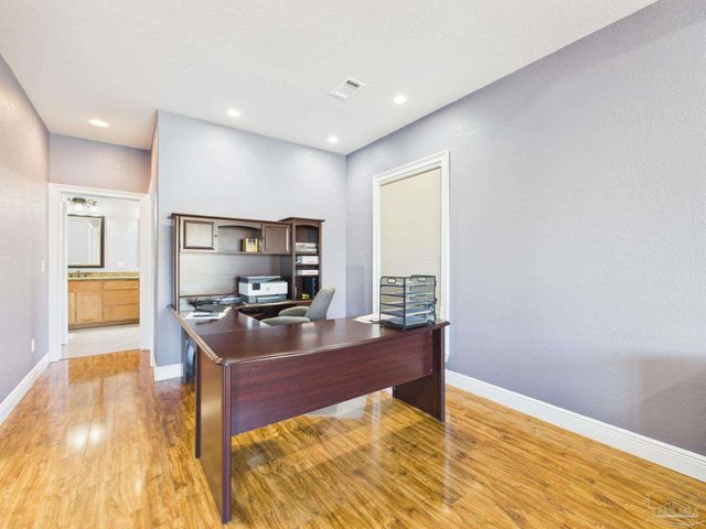 3232 Southfork Dr, Pace, FL 32571