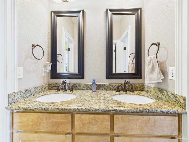 3232 Southfork Dr, Pace, FL 32571