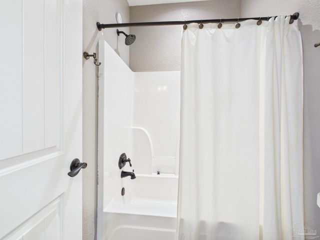 3232 Southfork Dr, Pace, FL 32571