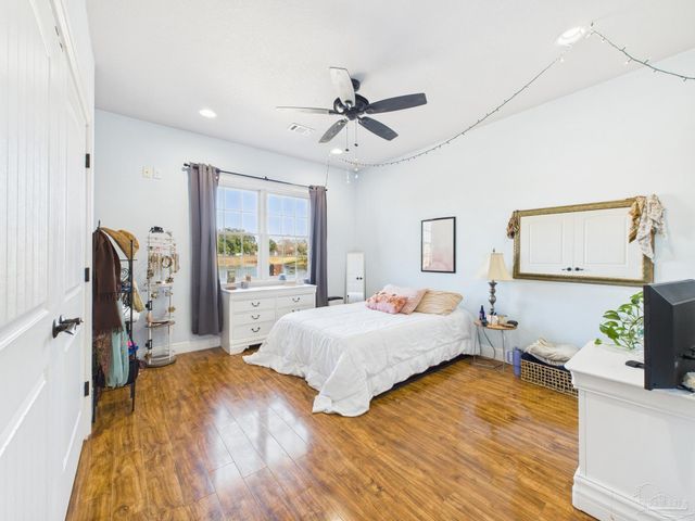 3232 Southfork Dr, Pace, FL 32571