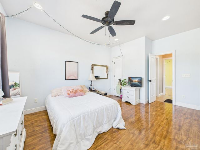 3232 Southfork Dr, Pace, FL 32571