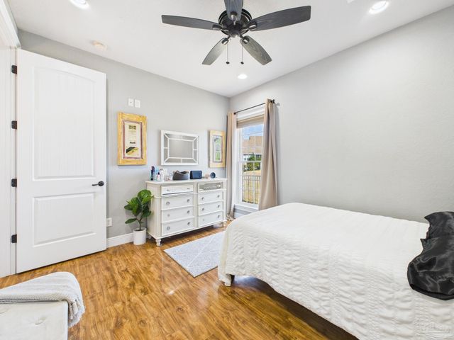 3232 Southfork Dr, Pace, FL 32571