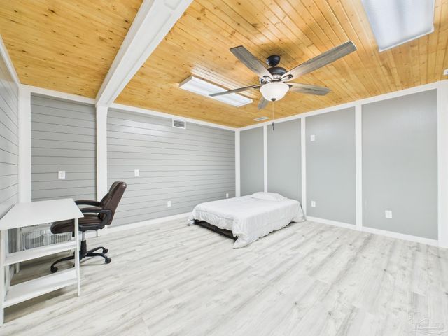 3232 Southfork Dr, Pace, FL 32571