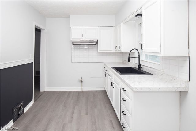 1326 Crestview Avenue, Akron, OH 44320