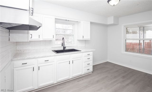 1326 Crestview Avenue, Akron, OH 44320