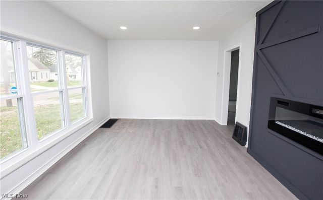 1326 Crestview Avenue, Akron, OH 44320