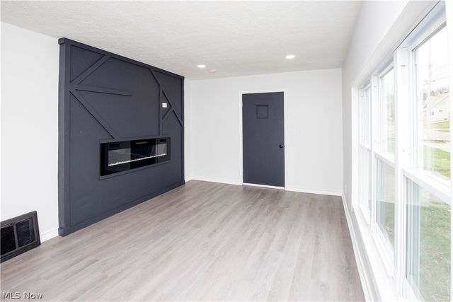 1326 Crestview Avenue, Akron, OH 44320