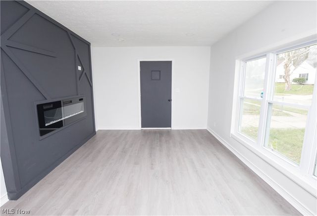 1326 Crestview Avenue, Akron, OH 44320