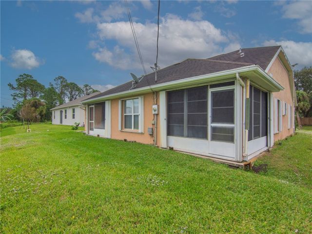 992 Seneca Avenue, Sebastian, FL 32958
