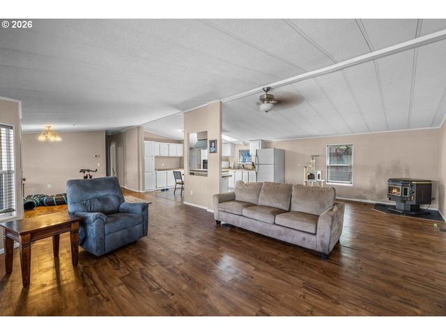 8525 Sw CRESCENT Pl, Terrebonne, OR 97760