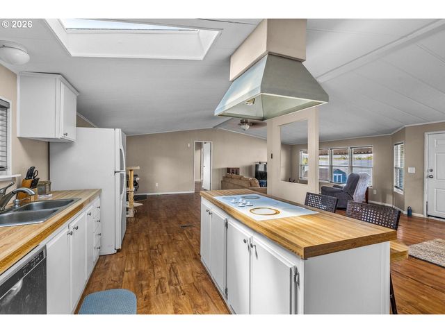 8525 Sw CRESCENT Pl, Terrebonne, OR 97760