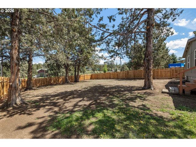 8525 Sw CRESCENT Pl, Terrebonne, OR 97760