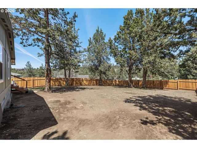 8525 Sw CRESCENT Pl, Terrebonne, OR 97760