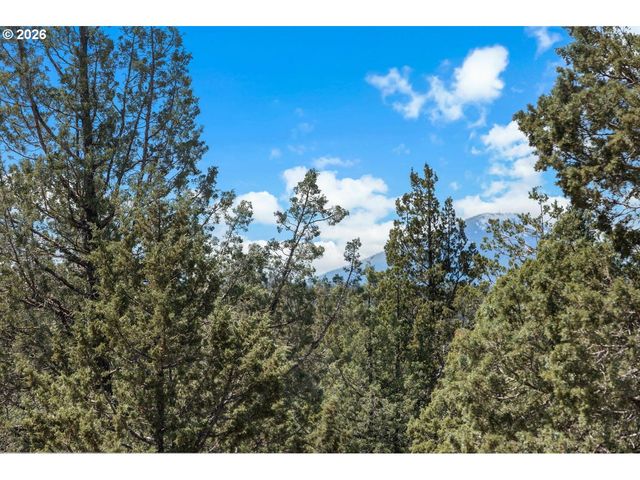 8525 Sw CRESCENT Pl, Terrebonne, OR 97760