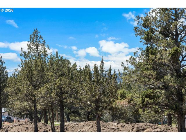 8525 Sw CRESCENT Pl, Terrebonne, OR 97760