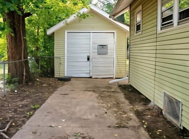 2223 S Main Street, Elkhart, IN 46517