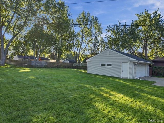 48172 Bluebird Drive, Shelby Twp, MI 48317
