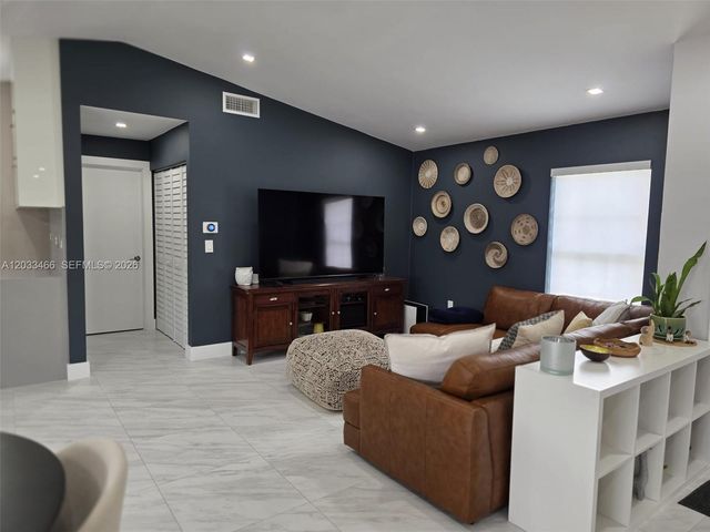 14141 Langley Place, Davie, FL 33325