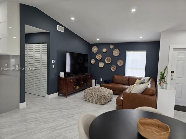 14141 Langley Place, Davie, FL 33325