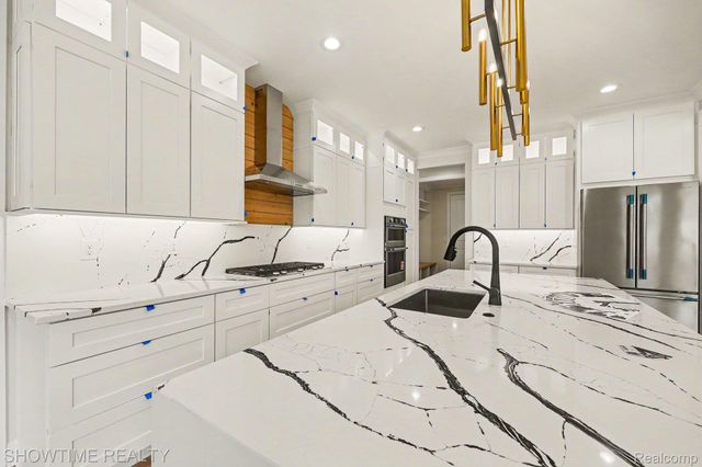 11695 ENCORE Drive, Shelby Charter Township, MI 48315