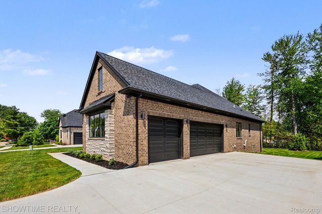 11695 ENCORE Drive, Shelby Charter Township, MI 48315