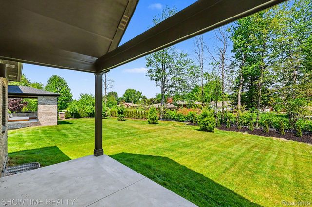 11695 ENCORE Drive, Shelby Charter Township, MI 48315
