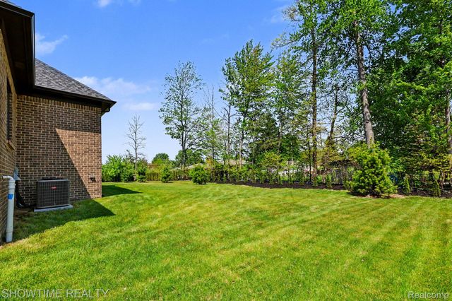 11695 ENCORE Drive, Shelby Charter Township, MI 48315
