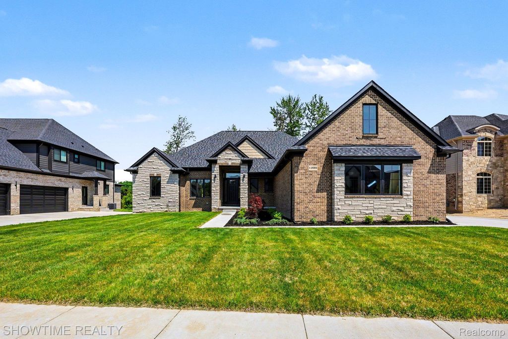 11695 ENCORE Drive, Shelby Charter Township, MI 48315