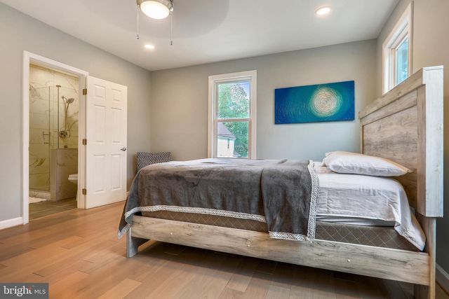 2841 MILLS AVE NE, Washington, DC 20018