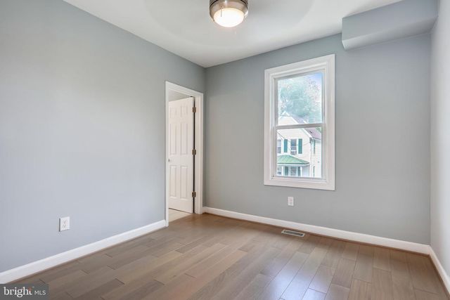 2841 MILLS AVE NE, Washington, DC 20018