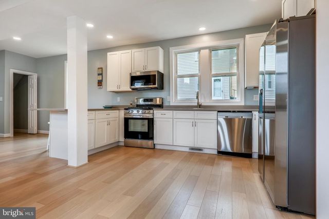 2841 MILLS AVE NE, Washington, DC 20018
