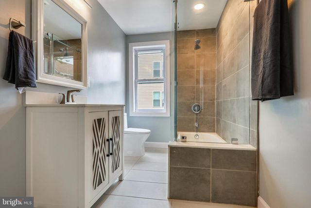 2841 MILLS AVE NE, Washington, DC 20018