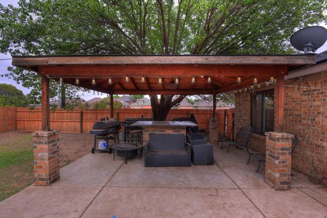 5202 93rd Street, Lubbock, TX 79424