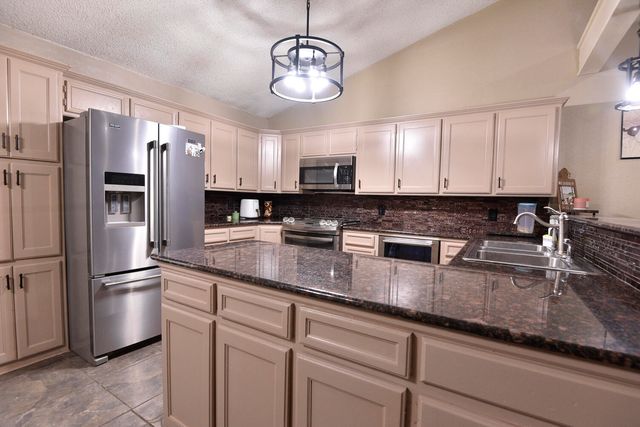 5202 93rd Street, Lubbock, TX 79424