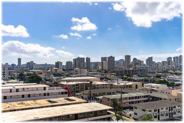 1650 Young Street, Honolulu, HI 96826
