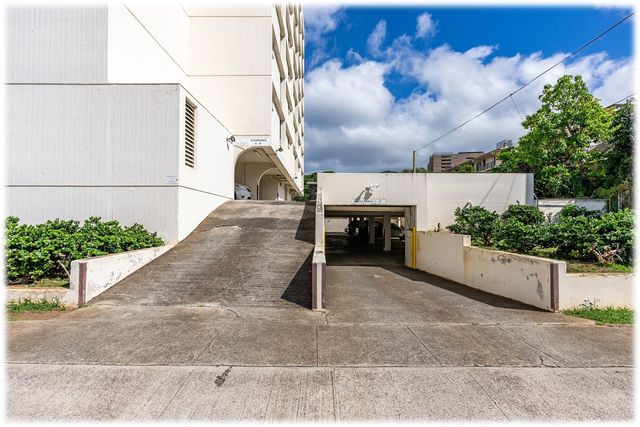 1650 Young Street, Honolulu, HI 96826
