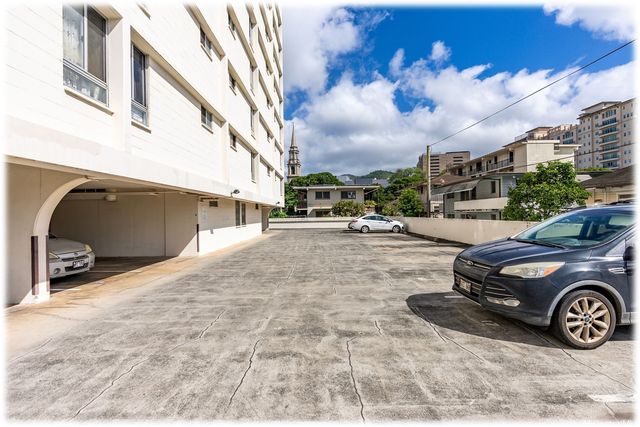 1650 Young Street, Honolulu, HI 96826