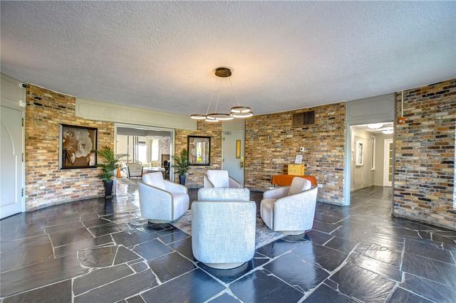 5220 BRITTANY DRIVE S 807, St Petersburg, FL 33715