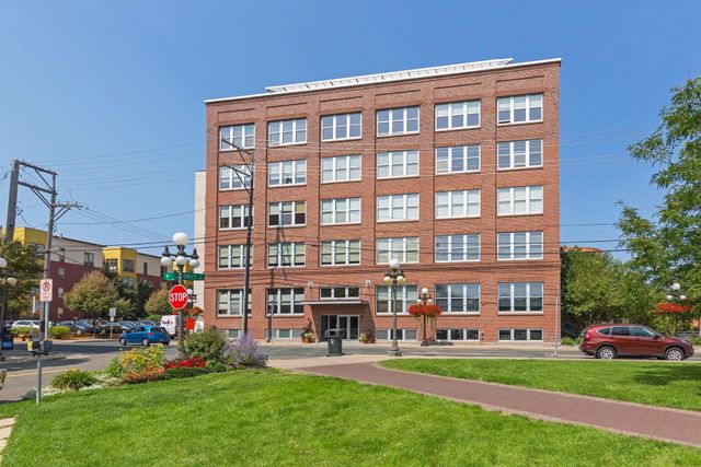 225 9th Street E 304, Saint Paul, MN 55101