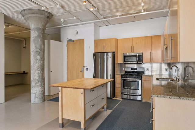 225 9th Street E 304, Saint Paul, MN 55101