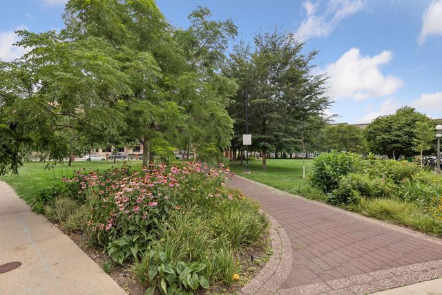 225 9th Street E 304, Saint Paul, MN 55101