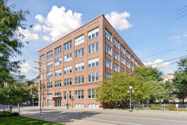 225 9th Street E 304, Saint Paul, MN 55101