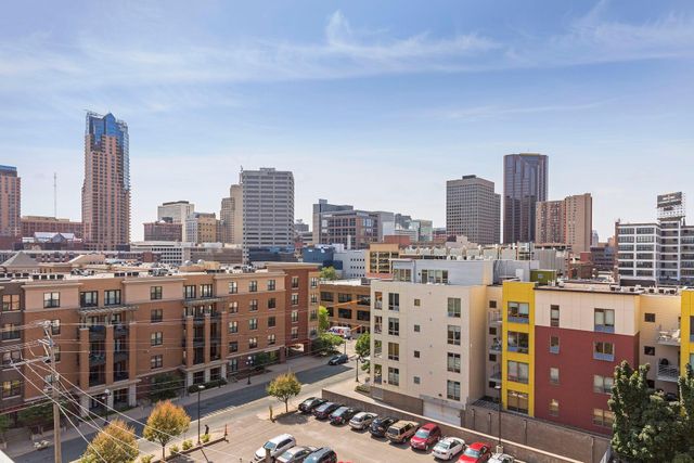 225 9th Street E 304, Saint Paul, MN 55101