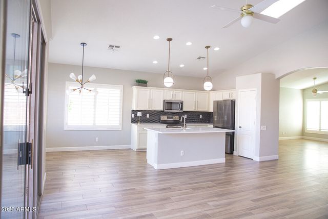 4612 E Mountain Vista Drive, Phoenix, AZ 85048