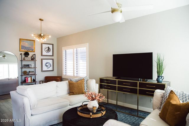 4612 E Mountain Vista Drive, Phoenix, AZ 85048