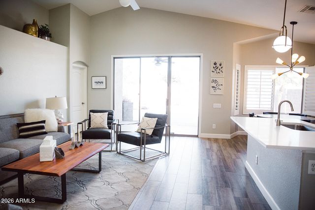 4612 E Mountain Vista Drive, Phoenix, AZ 85048