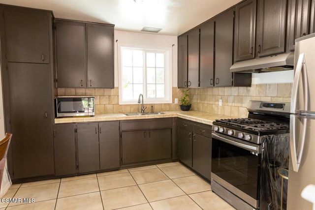 38251 Lisman Avenue, Palmdale, CA 93550